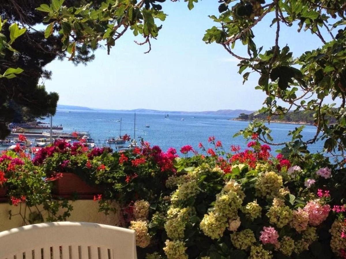 Palit Sea View Room Macolic מראה חיצוני תמונה