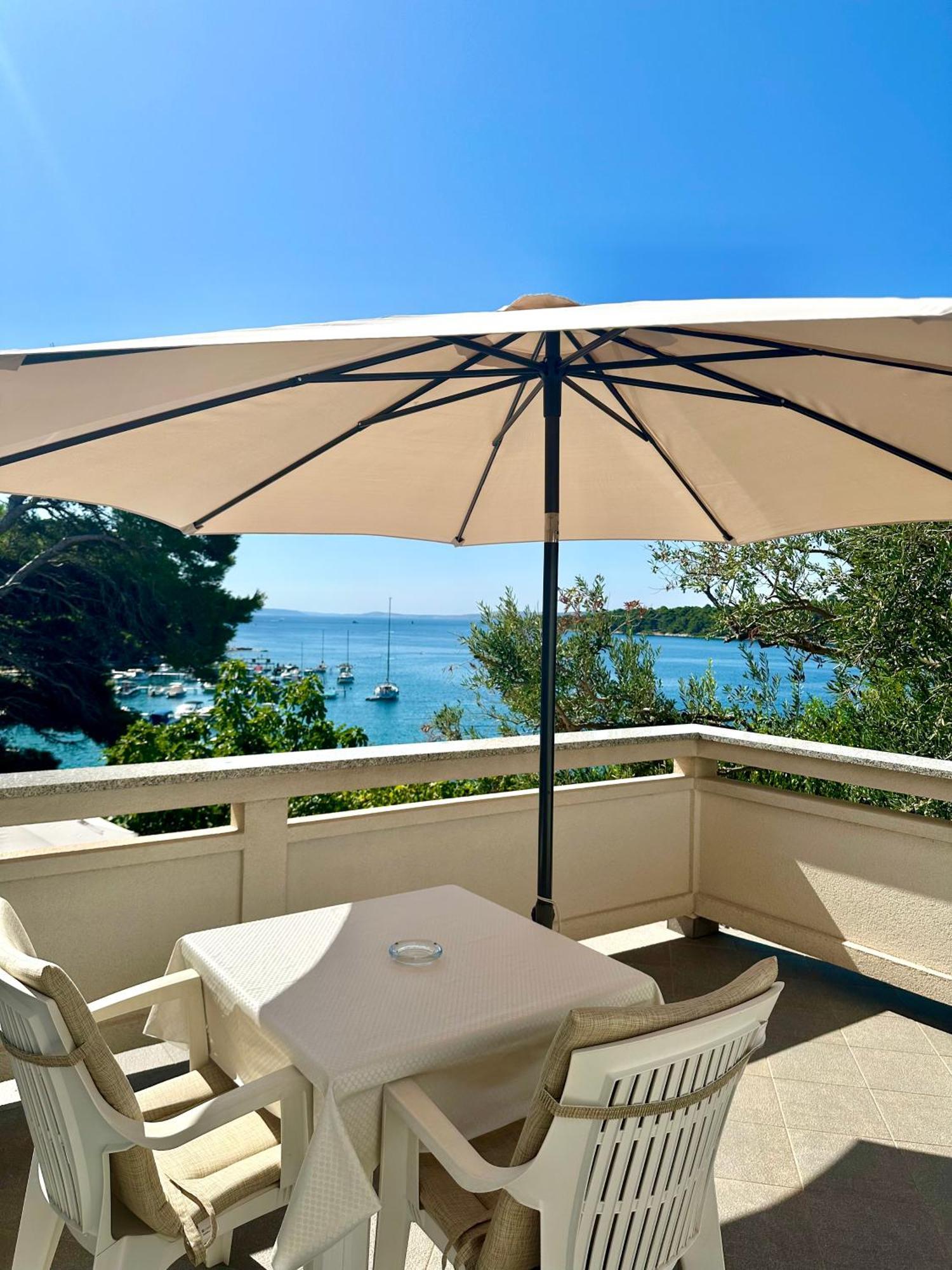 Palit Sea View Room Macolic מראה חיצוני תמונה