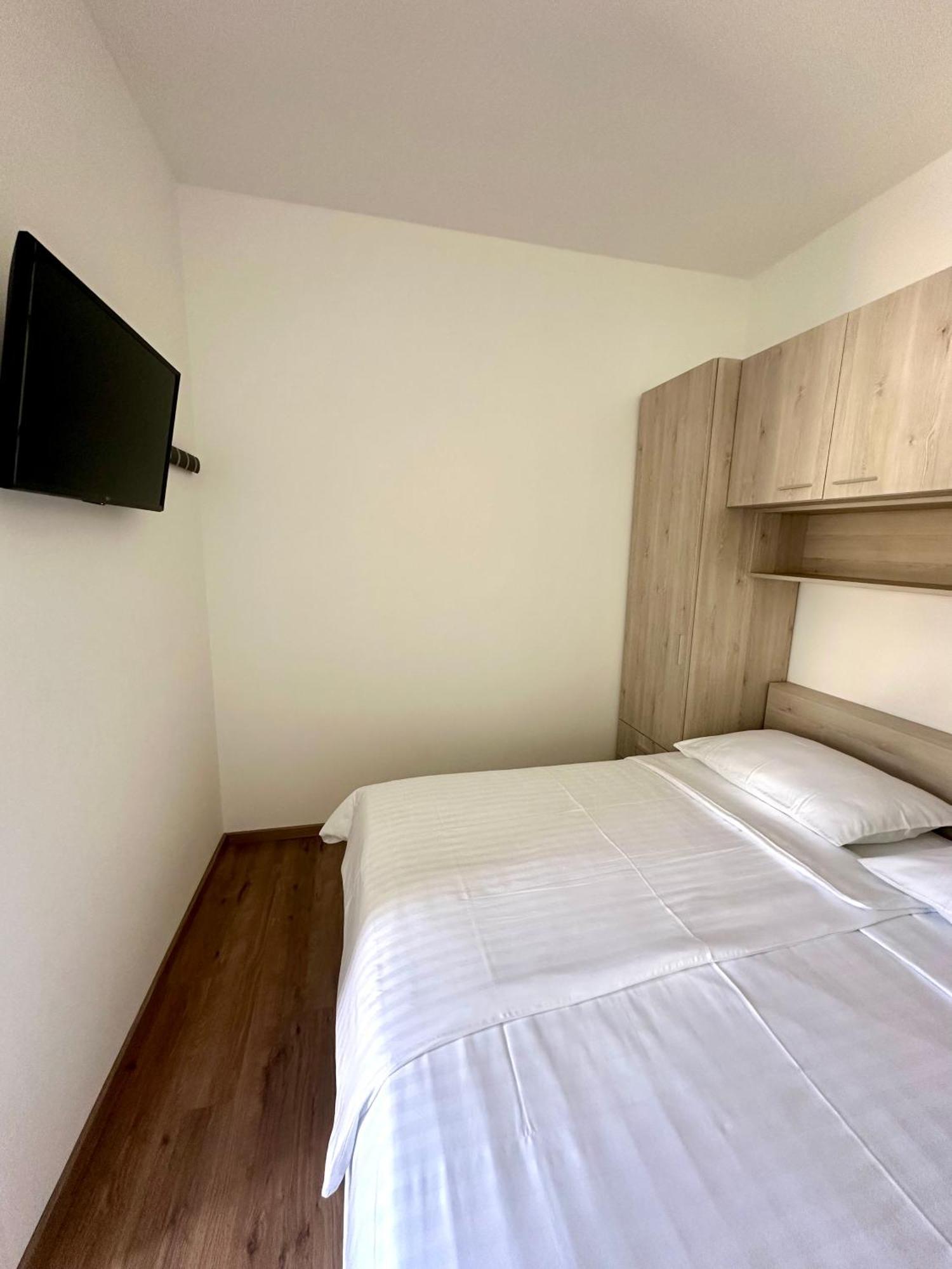 Palit Sea View Room Macolic מראה חיצוני תמונה